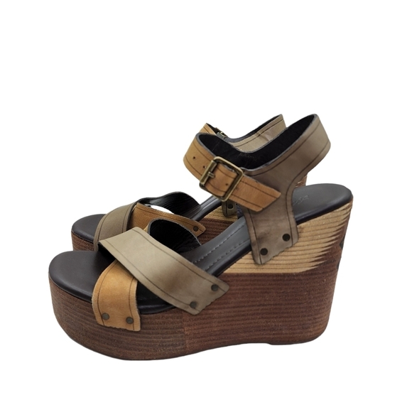 L.L. Bean Women's Stacked Sole Strap Wedge Sandal - 9M - Picture 1 of 7